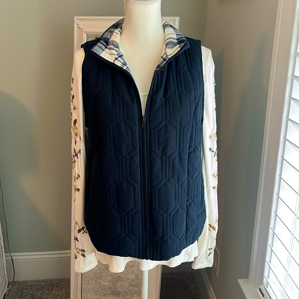 BKE navy blue vest w/ plaid flannel lining, size L.
